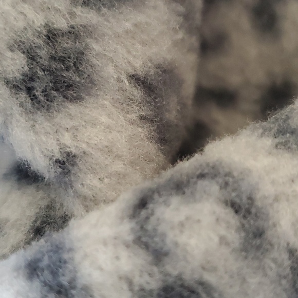 Victoria's Secret Robe - Picture 11 of 12